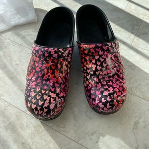 Heart patterned Danskos